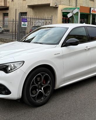 Alfa Romeo Stelvio 2.2 Turbodiesel 210 CV AT8 Q4 V