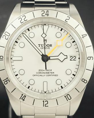 Tudor Black Bay Pro.