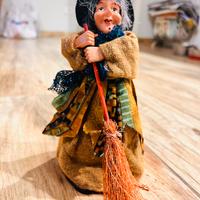 Befana con contenitore dolci