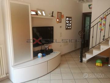 ADRIA - VILLA A SCHIERA CENTRALE