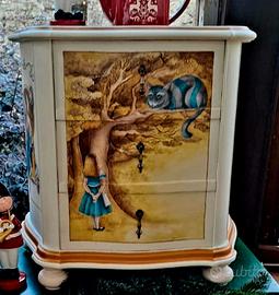 comodino decorato 