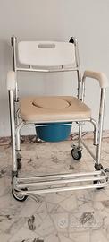 sedia a rotelle con wc