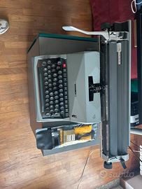 macchina da scrivere olivetti