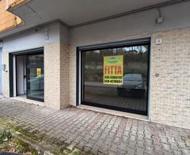 Locale commerciale Via Lisbona