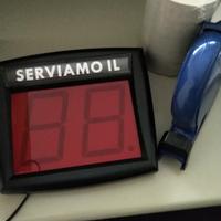 evita code con numeratore e piantana