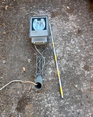 7 faretti 220 w luce gialla 20 euro