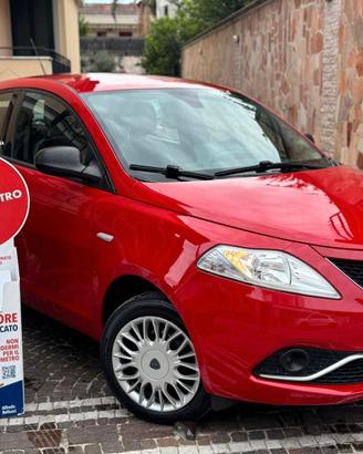 Lancia Ypsilon 1.2 69 CV 5 porte Platinum