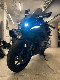Yamaha r7 depotenziata solo a libretto