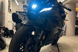 Yamaha r7 depotenziata solo a libretto