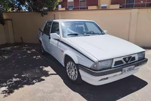 Alfa Romeo 75 1.6 i.e. (1991) - Look Twin Spark