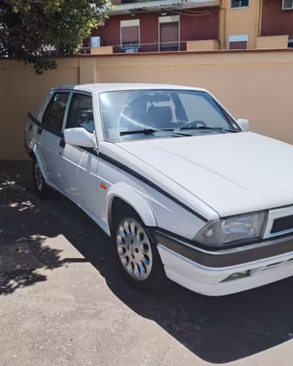 Alfa Romeo 75 1.6 i.e. (1991) - Look Twin Spark