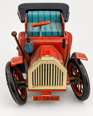 Auto vintage in latta Modern Toys