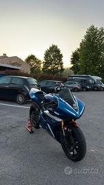 YAMAHA R1 2008