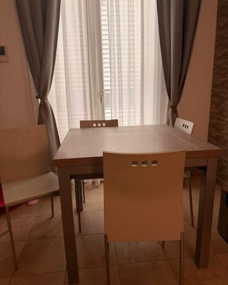 Tavolo allungabile VEGA + 4 sedie FLEX moderne