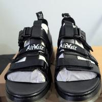 Sandali Dr. Martens in colore nero Taglia 42 
