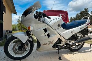 HONDA VFR 750