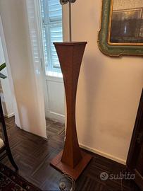 Elegante Piantana in Pelle Stile Coccodrillo