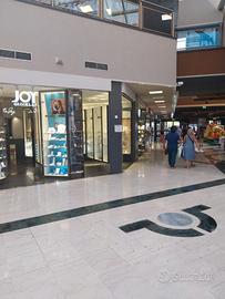 3 negozi a reddito ipercoop beinasco