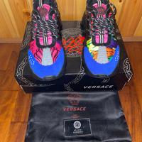 2 paia di scarpe 1 Versace chain +1  Mc queen