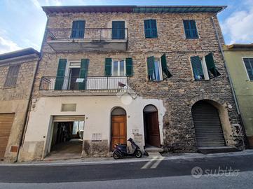 3 LOCALI A BADALUCCO