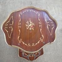 tavolino porta vivande