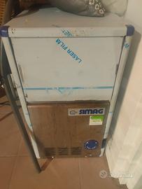 macchina del ghiaccio 