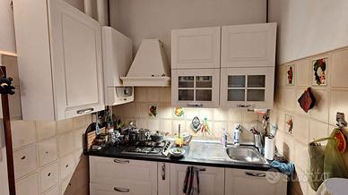 Cucina completa in eccellenti condizioni.