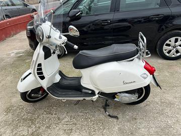 Vespa gts super 125