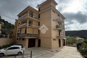 2 LOCALI A CAPACI