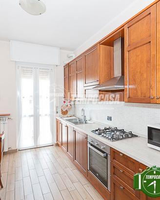 3 LOCALI AL PRIMO PIANO