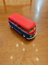 Modellino VW Bus 1962 Kinsmart 1/32 Retrocarica