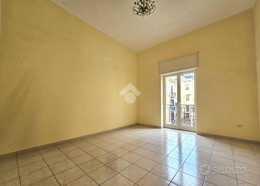 2 LOCALI A NAPOLI