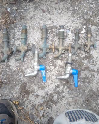 Vecchi rubinetto  in ottone per botti