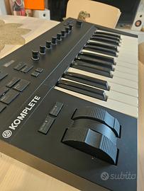 Midi controller Komplete Kontrol A25
