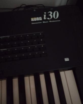 Piano digitale Korg i30
