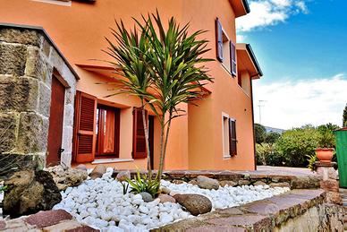 Villa indipendente con giardino