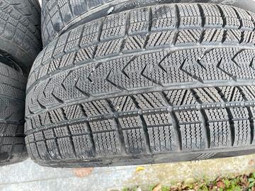 gomme invernali 235/40 R19 96V XL con 1500km