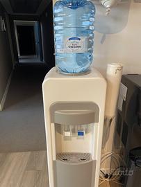 Dispenser / refrigeratore d’acqua usato pochissimo