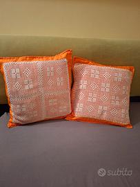 coppia di cuscini con inserto  all uncinetto