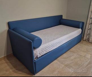 Letto Divano in ecopelle blu (escluso materasso)