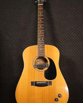 Chitarra acustica vintage TAMAKI amplificata
