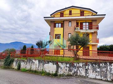 Appartamento di 105 m² con 5 locali e box auto a A