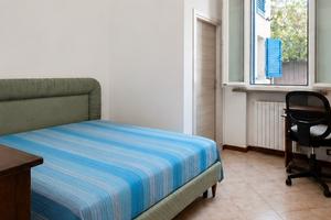 Camera con bagno bollette incluse solo donne