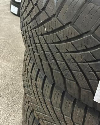 Pneumatici invernali Yokohama 215/55/18 99V