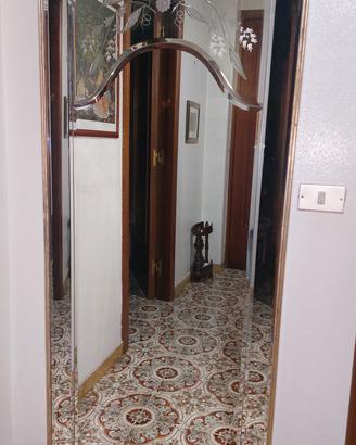 Specchiera a muro