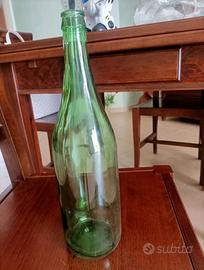 Lotto composto da 30 bottiglie