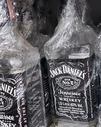 Bottiglie jack daniels vuote