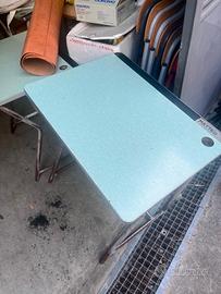 Banchi scuola elementare vintage