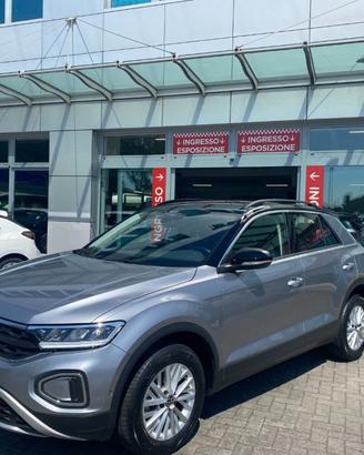 VOLKSWAGEN T-Roc 1.5 TSI ACT DSG Life con danni