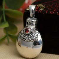 Ciondolo Bottiglia Profumo Argento 925  e Rubino 
